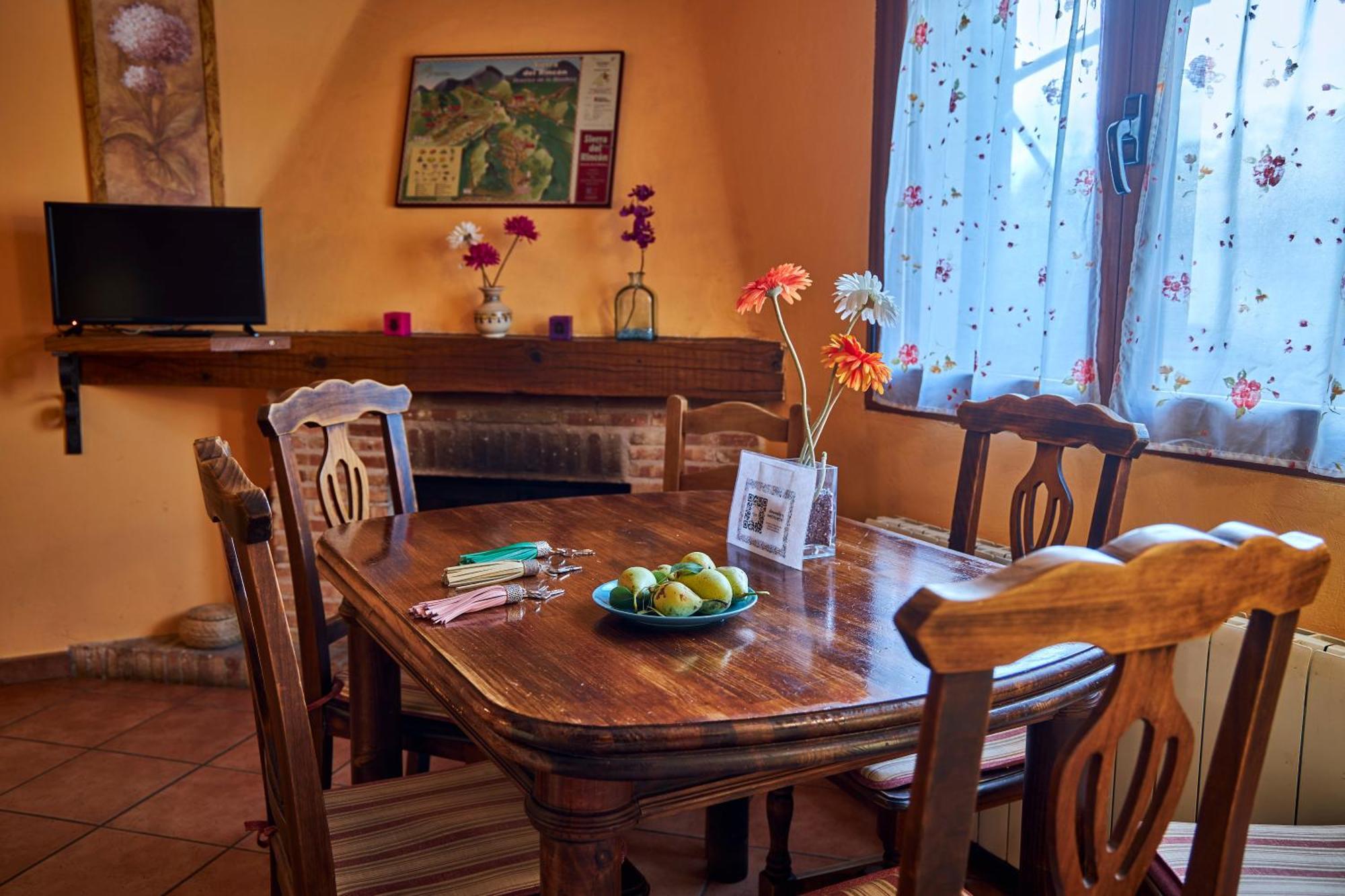 Casa Rural Fuente Del Arca Montejo Montejo de la Sierra Eksteriør billede