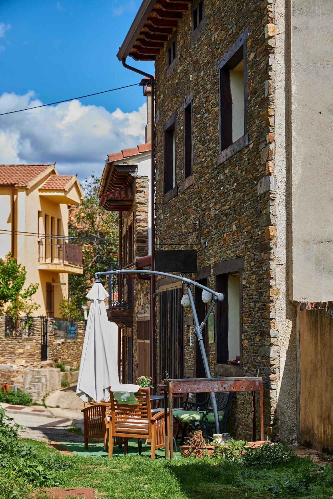 Casa Rural Fuente Del Arca Montejo Montejo de la Sierra Eksteriør billede